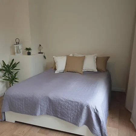 Einfeld Apartament *